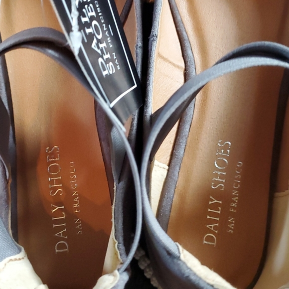 New X Ankle Strappy Lightweight Ballet Flat - Picture 5 of 6